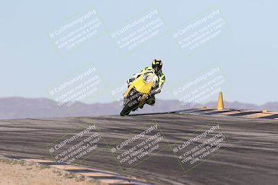 media/Dec-01-2025-Moto Forza (Mon) [[2daa91e15f]]/2-Intermediate Group/Session 2 (Turns 9 and 10)/